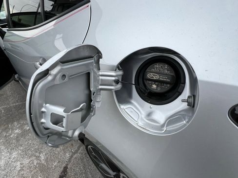 Used 2019 Toyota Corolla XSE image 8