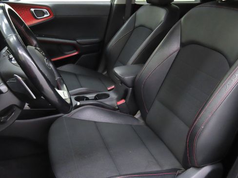 Used 2021 Kia Soul Turbo image 10
