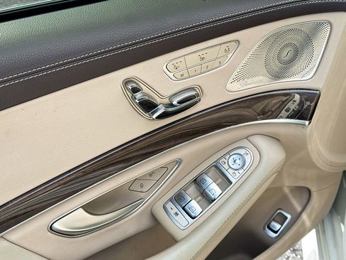 Used 2020 Mercedes-Benz S 560 Sedan image 19