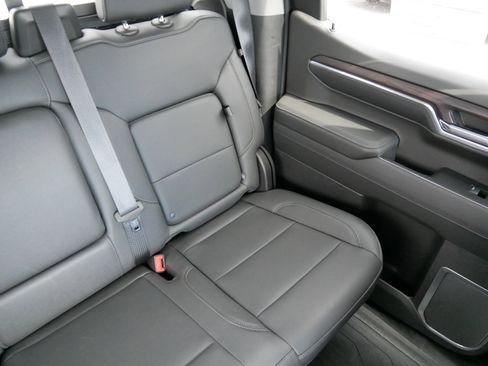 Used 2022 GMC Sierra 1500 SLT w/ SLT Premium Plus Package image 14