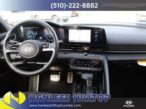 Used 2025 Hyundai Elantra SEL image 16