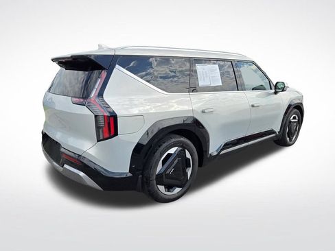 Used 2026 Kia EV9 Land AWD/4WD image 3