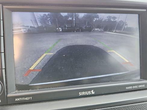 Used 2019 Dodge Grand Caravan SXT image 18