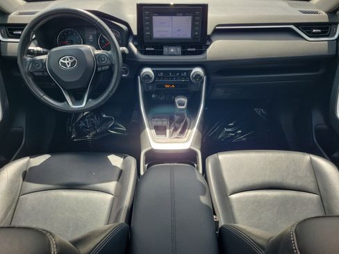 Used 2019 Toyota RAV4 XLE Premium image 17