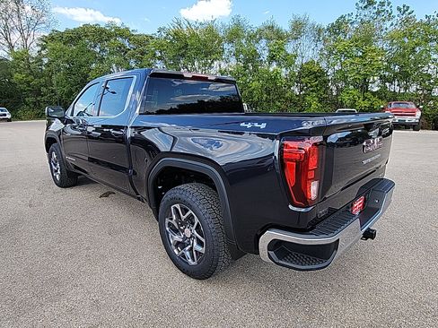 New 2026 GMC Sierra 1500 SLE image 6