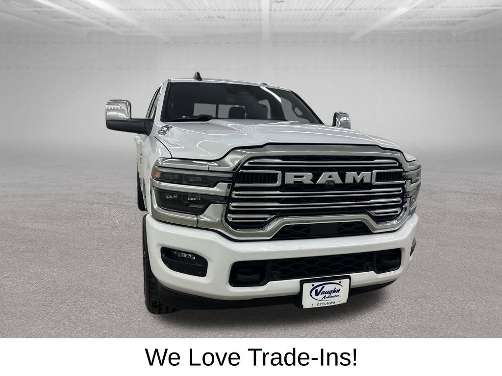 Used 2026 RAM 2500 Laramie AWD/4WD image 3
