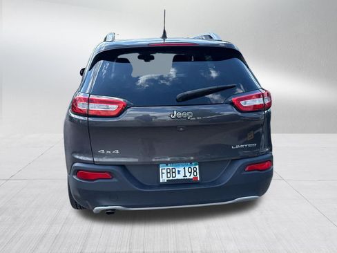 Used 2017 Jeep Cherokee Limited AWD/4WD image 4