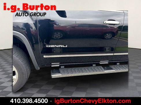 Used 2015 GMC Sierra 1500 Denali w/ Driver Alert Package AWD/4WD image 4