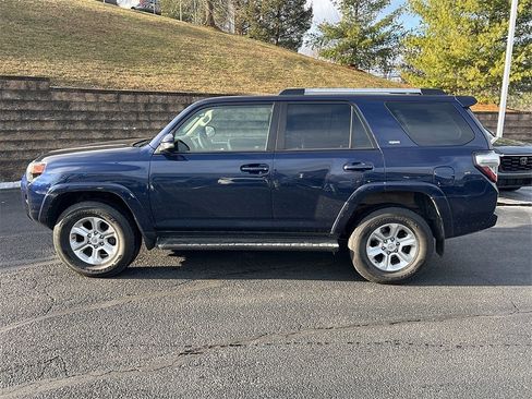 Used 2019 Toyota 4Runner SR5 image 10