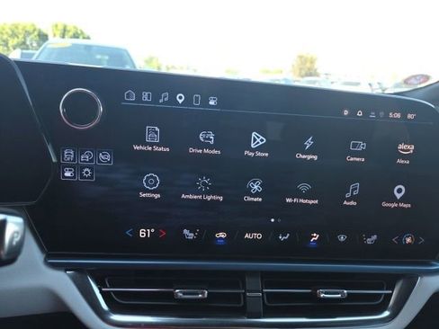 Used 2024 Chevrolet Equinox EV LT FWD image 39