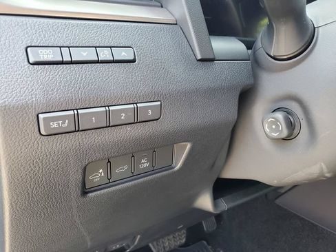 Used 2025 Lexus GX 550 w/ Cold Area Package AWD/4WD image 15