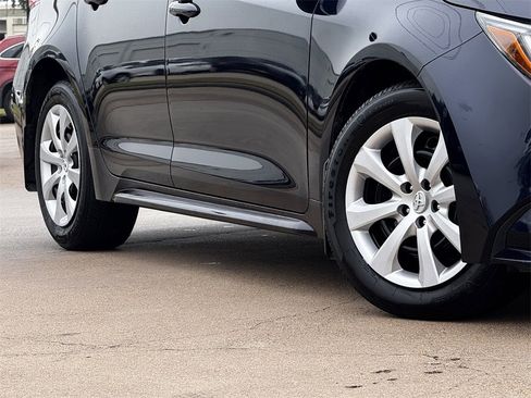 Used 2025 Toyota Corolla LE image 12