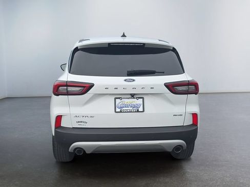 Used 2023 Ford Escape Active w/ Tech Pack #2 AWD/4WD image 4