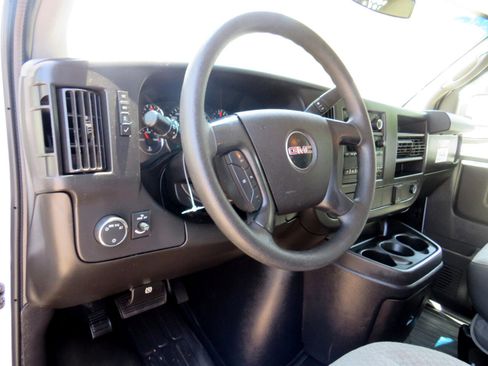Used 2015 GMC Savana 2500 image 7