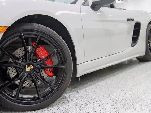 Used 2018 Porsche 718 Boxster S image 6