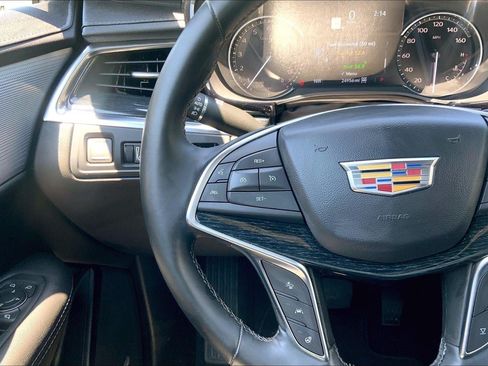Certified 2025 Cadillac XT5 Premium Luxury AWD/4WD image 19