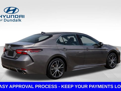 Used 2022 Toyota Camry SE FWD image 2