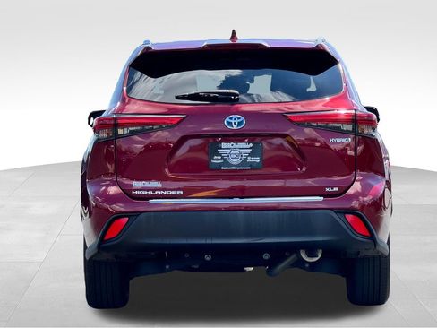 Used 2021 Toyota Highlander XLE FWD image 6