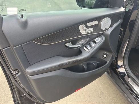 Used 2020 Mercedes-Benz GLC 300 image 13