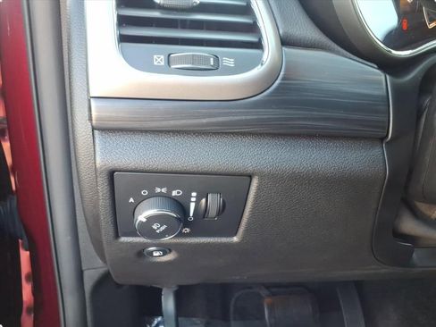 Used 2019 Jeep Grand Cherokee Altitude image 25