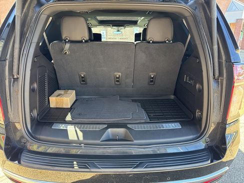 Used 2021 Chevrolet Tahoe High Country AWD/4WD image 10