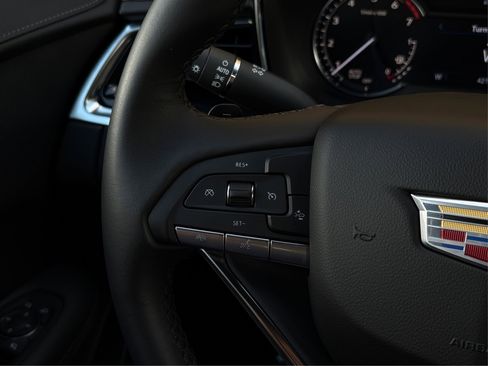 New 2025 Cadillac XT6 Luxury image 28