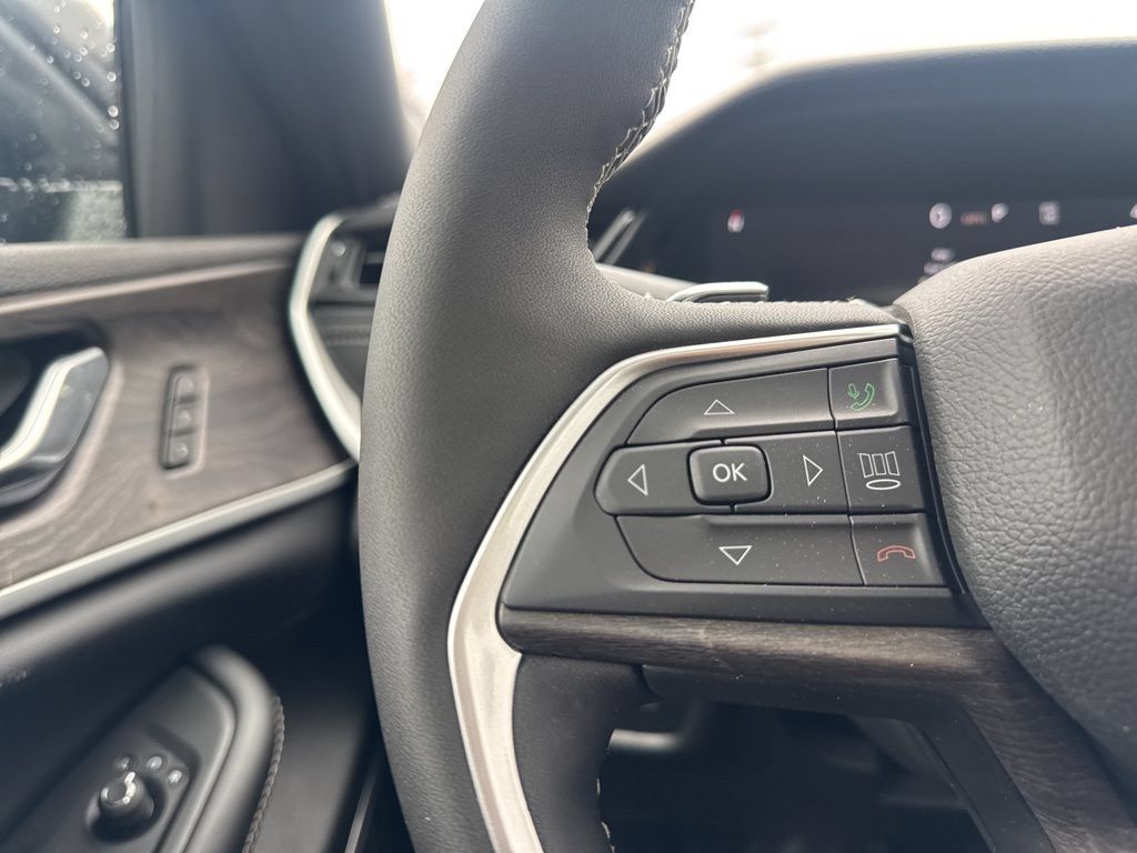 New 2026 Jeep Grand Cherokee Limited AWD/4WD image 16