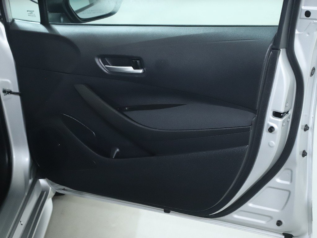 Used 2021 Toyota Corolla LE w/ Carpet Mat Package (TMS) FWD image 31
