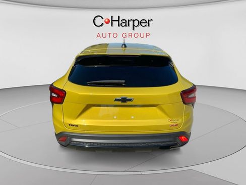 Used 2025 Chevrolet Trax RS FWD image 4