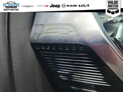 Used 2024 Jeep Wagoneer Launch Edition AWD/4WD image 36