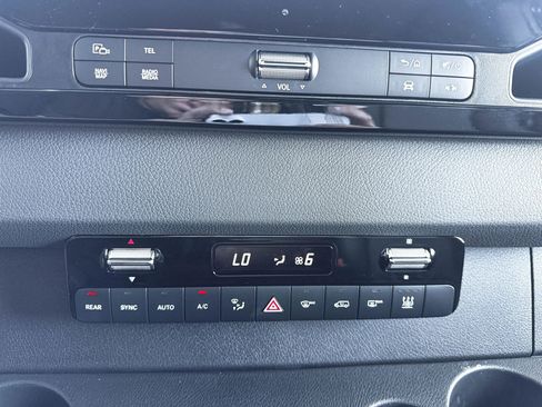 Used 2024 Mercedes-Benz Sprinter 2500 image 11