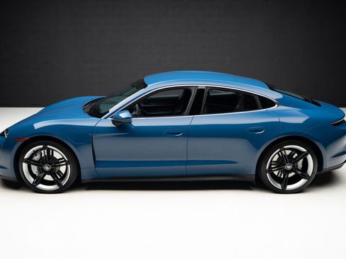 Used 2022 Porsche Taycan 4S image 16