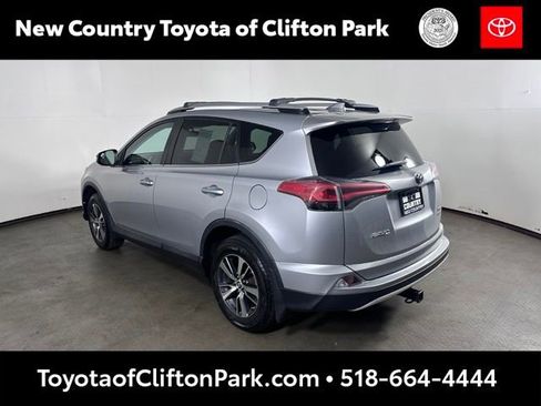 Used 2016 Toyota RAV4 XLE AWD/4WD image 5