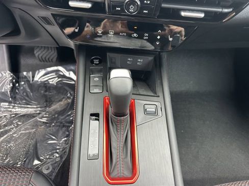 Used 2026 Nissan Kicks SR w/ Cold Weather Package FWD image 20