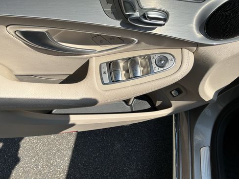 Used 2019 Mercedes-Benz C 300 4MATIC Sedan image 15