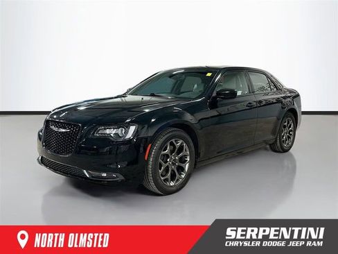 Used 2017 Chrysler 300 S image 1
