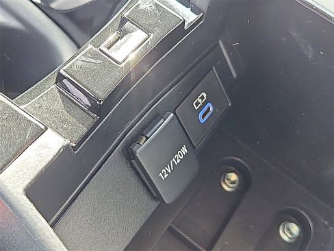 Used 2022 Toyota Corolla LE image 16