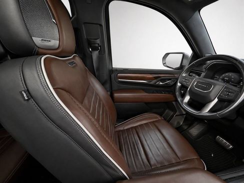 Used 2023 GMC Yukon XL Denali Ultimate AWD/4WD image 26