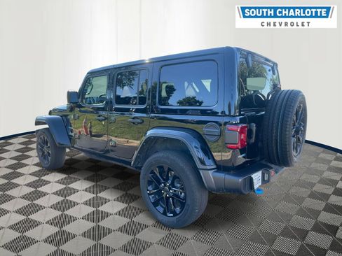 Used 2024 Jeep Wrangler Unlimited Sahara AWD/4WD image 6