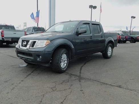 Used 2015 Nissan Frontier SV w/ SV Value Truck Package image 4