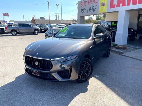 Used 2019 Maserati Levante S GranSport image 56