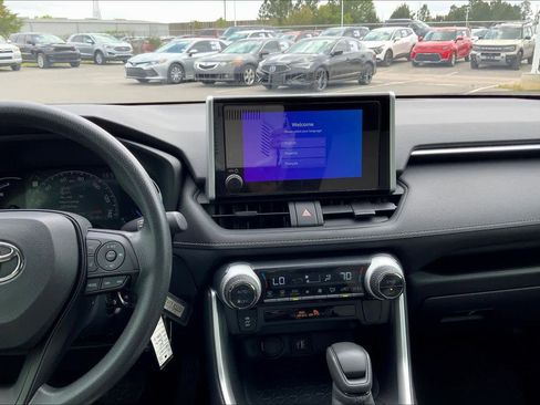 Used 2025 Toyota RAV4 LE image 7