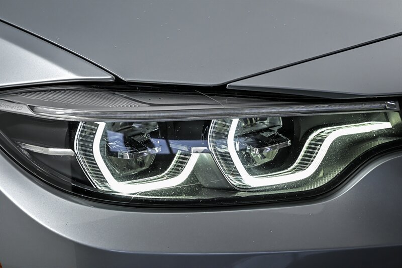 Used 2018 BMW M4 Coupe RWD image 3