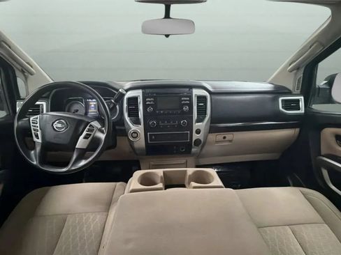 Used 2017 Nissan Titan SV RWD image 9