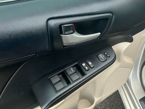 Used 2013 Toyota Camry LE FWD image 16