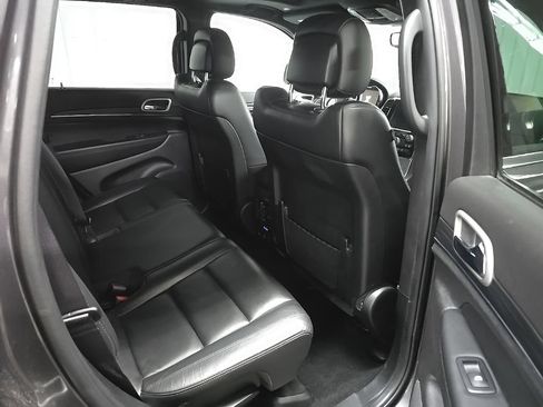 Used 2020 Jeep Grand Cherokee Limited AWD/4WD image 18
