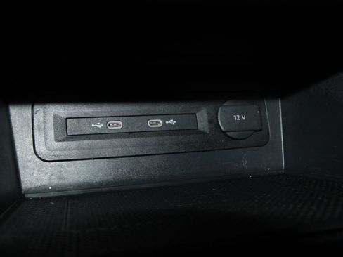 Used 2022 Volkswagen Atlas Cross Sport SEL R-Line image 19