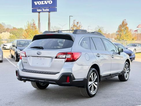 Used 2019 Subaru Outback 2.5i Limited w/ Popular Package #2 image 8