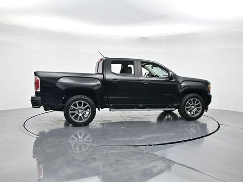 Used 2019 GMC Canyon Denali image 2