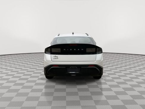 New 2026 Nissan Leaf Platinum+ w/ Cargo Package (Platinum+) image 9